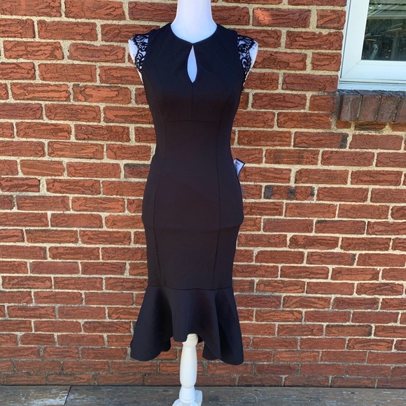 Betsy & Adam Dresses & Skirts - Betsy & Adam black key hole midi cocktail dress